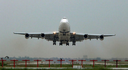 747 taking off (image from Wikimedia)